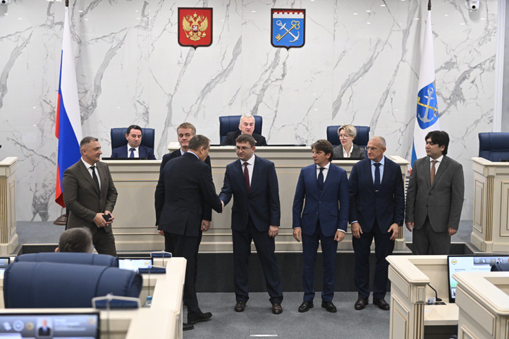 К работе приступает новый состав правительства Ленинградской области